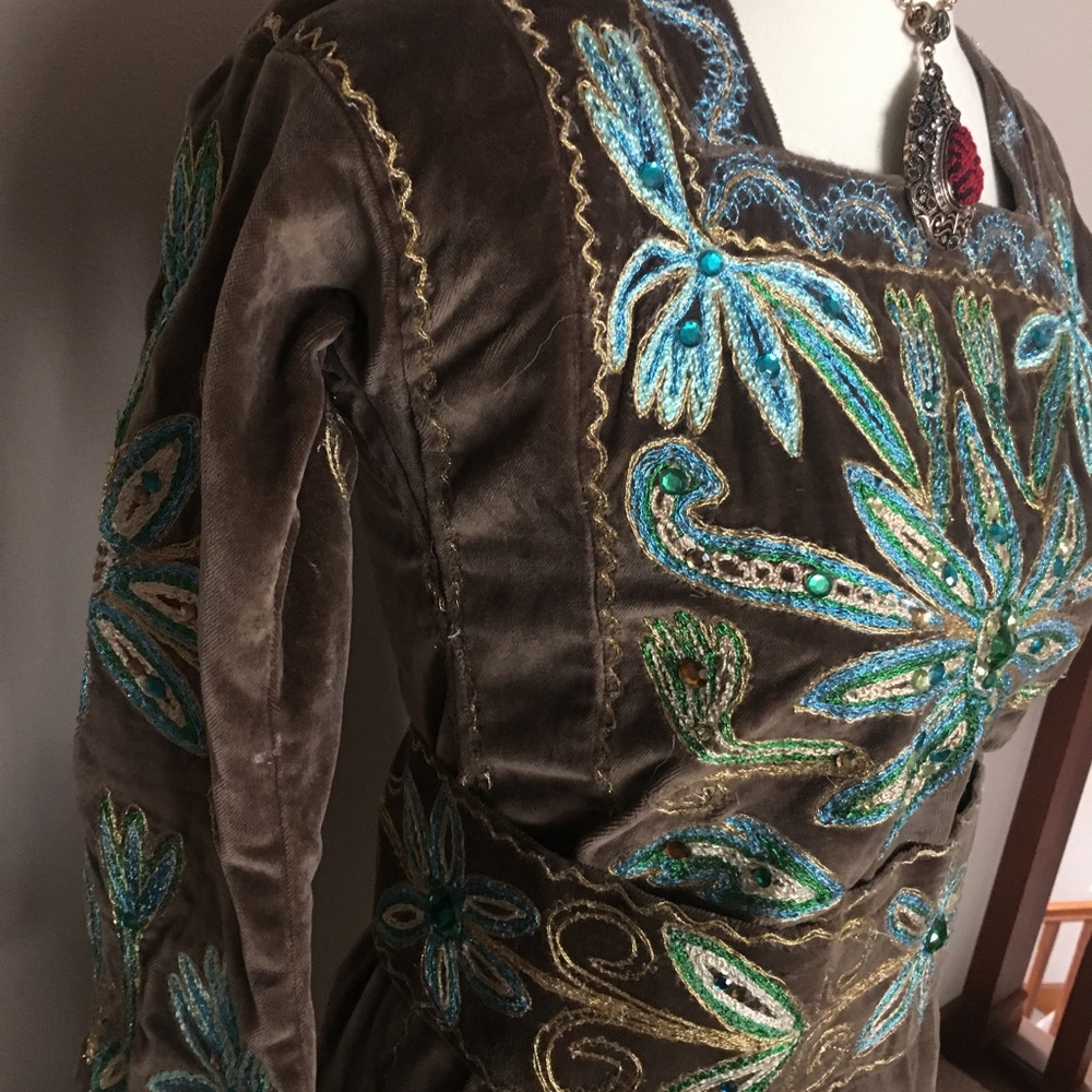 HANDMADE GOWN!! - Picture 6 of 7